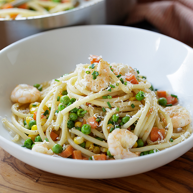 Savor the Flavor | Easy Midweek Pasta Fiesta with Fresh Vegetable and Garlic Ginger Prawns