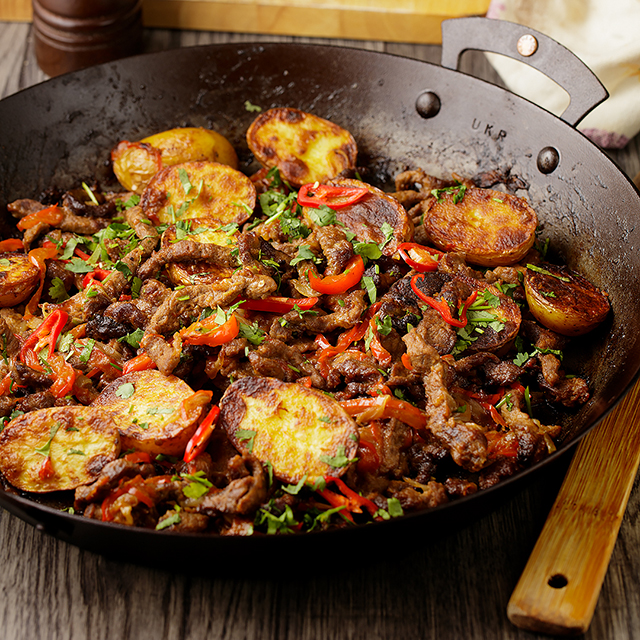 Chili Beef Fusion | Beef, Pepper, and Potatoes A Flavor Explosion in One Pan